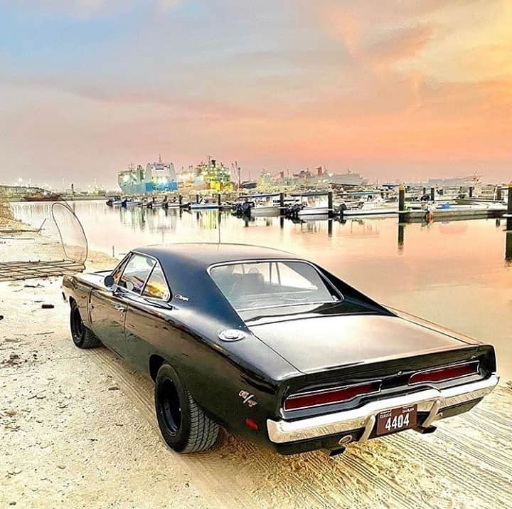 Classics Dailyさんのインスタグラム写真 - (Classics DailyInstagram)「#ClassicsFeature _____ 1969 Dodge Charger. Owner: @revhead440 _____ #classiccar #musclecar #hotrod #protouring #prostreet #restomod #classicsdaily #streetrod #streetcar #customcar #hotrods #streetrods #dodge #charger」11月18日 1時01分 - classicsdaily