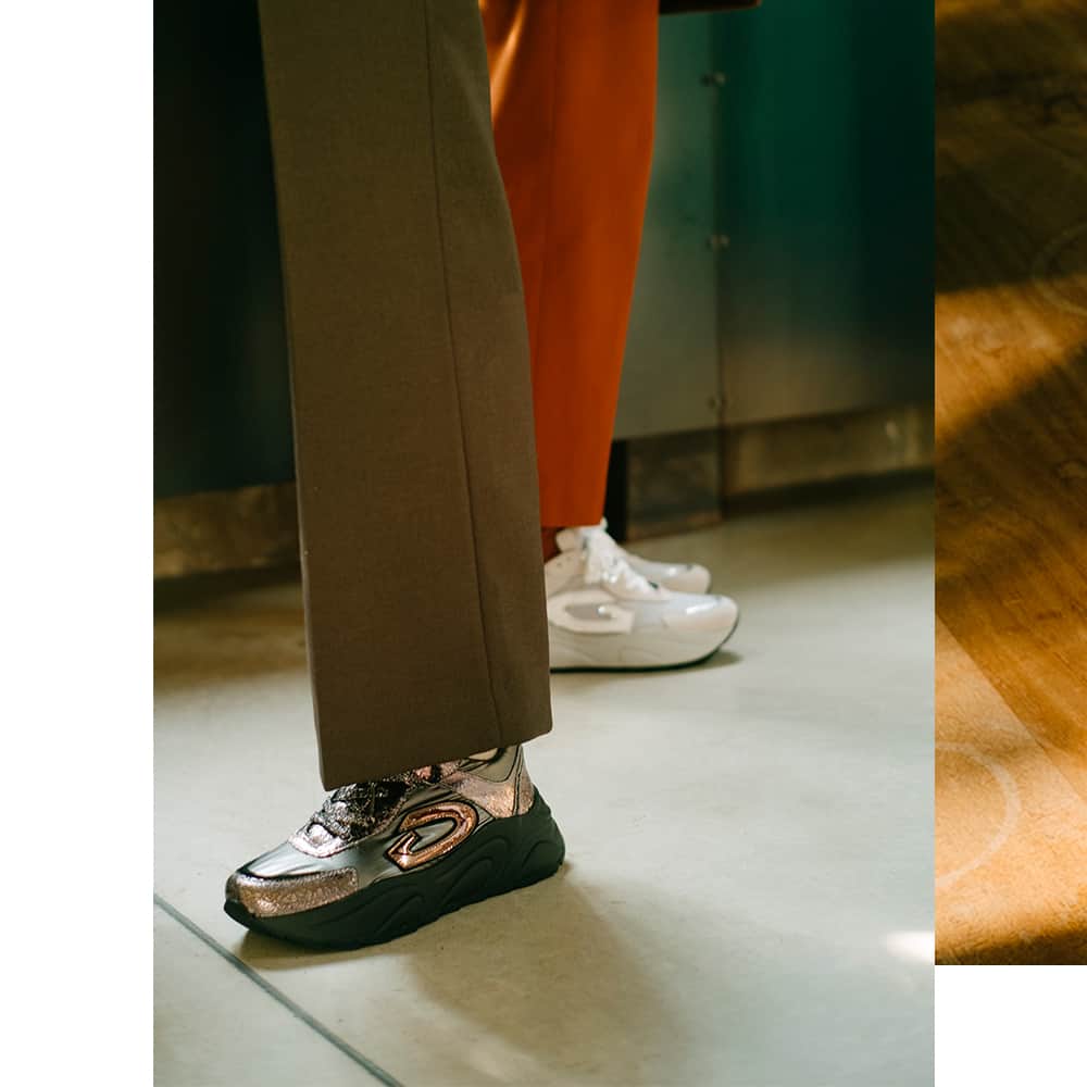 アルベルトガルディアーニのインスタグラム：「With one comes another… A perfect pair.⁣ #Guardiani #WomenShoes #MenShoes」