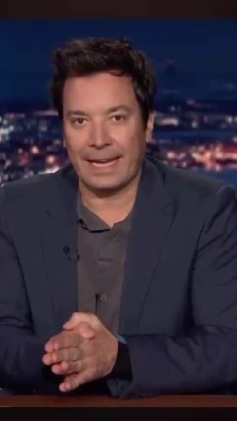 エリン・アンドリューズのインスタグラム：「Thanks for having me! @fallontonight @jimmyfallon #FallonTonight • Can we make this a regular thing?? 🙏🙏@lagencefashion @lanajewelry @itsryanrandall @elaineoffers」