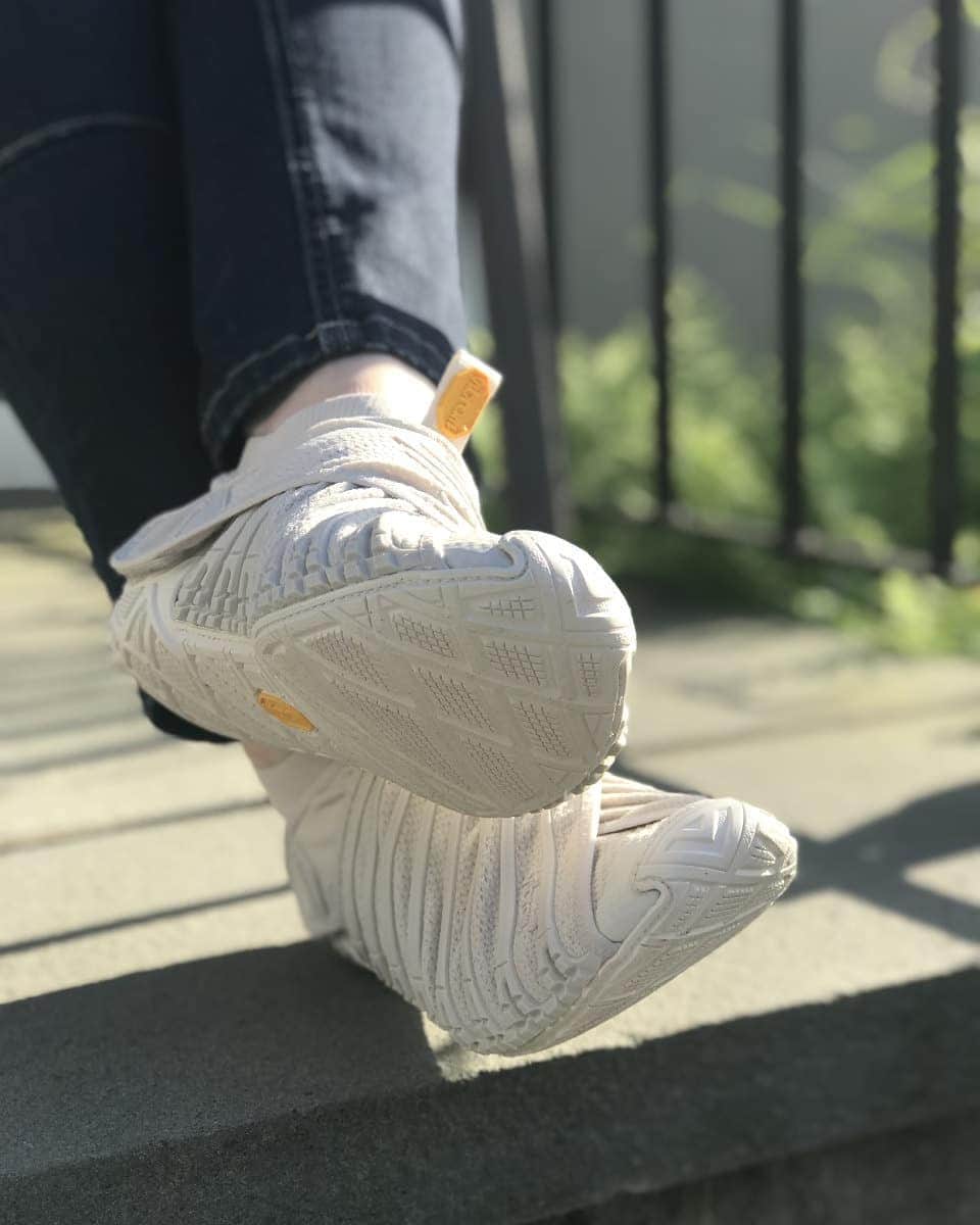ビブラムさんのインスタグラム写真 - (ビブラムInstagram)「We are known for making extremely durable outsoles, and every #VibramFuroshiki shoe is built from the sole up. Called “The Wrapping Sole”, our Furoshiki shoes pay tribute to the Japanese tradition of wrapping, holding and carrying various objects in cloth. #YourConnectionToEarth」11月18日 1時09分 - vibram