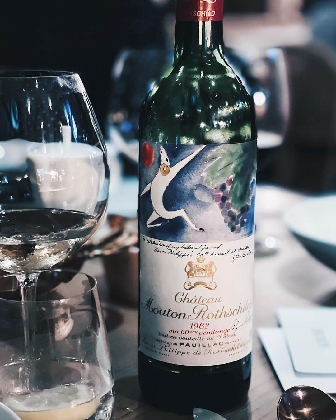 Ruby Kwanさんのインスタグラム写真 - (Ruby KwanInstagram)「What an amazing dining experience @louise.hkg tonight. Fine wine, great food and the most important is laughters throughout. 😋 #rougeclosetdining #louisehkg」11月18日 1時31分 - rougecloset