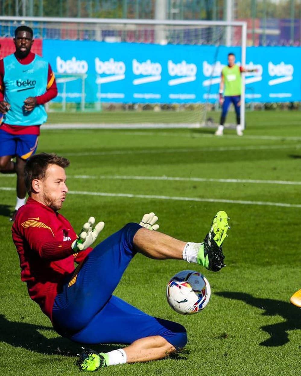 FCバルセロナさんのインスタグラム写真 - (FCバルセロナInstagram)「Workworkworkworkwork」11月18日 1時31分 - fcbarcelona