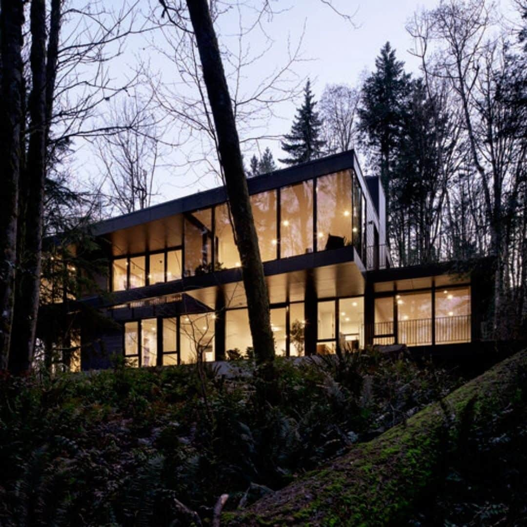 Architecture - Housesさんのインスタグラム写真 - (Architecture - HousesInstagram)「⁣ 𝑹𝒐𝒚𝒂𝒍 𝑹𝒆𝒔𝒊𝒅𝒆𝒏𝒄𝒆 is a gem set into forested acreage less than 500 feet from the renowned Wildwood Trail (#Portland) , boasting sweeping exterior terraces and balconies overlooking a lush wooded expanse. The design includes four bedrooms, three-and-a-half baths, common areas with open floor plans, and an oversized garage.⁣ 👉 Swipe left to discover this wonderful project.⁣ _____⁣⁣⁣⁣⁣ 📐 @williamkaven⁣ 📸 @jeremybittermann⁣ 📍Portland, OR⁣ #archidesignhome⁣ _____⁣⁣⁣⁣⁣ #architecture #homedesign #design #modernarchitecture #housedesign #residentialdesign #moderndesign #modernliving #naturearchitecture」11月18日 1時50分 - _archidesignhome_