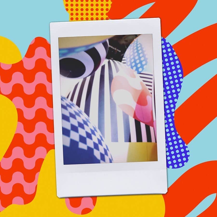 Fujifilm Instax North Americaさんのインスタグラム写真 - (Fujifilm Instax North AmericaInstagram)「@letasobierajsk brings us a world of color with her #give10 submission 🎨 We’re living for all the fun patterns and prints!⁠⠀ ⁠⠀ .⁠⠀ .⁠⠀ .⁠⠀ #dontjusttakegive⁠⠀ #givekindness⁠⠀ #give10⁠⠀ #colourful」11月18日 2時00分 - fujifilm_instax_northamerica