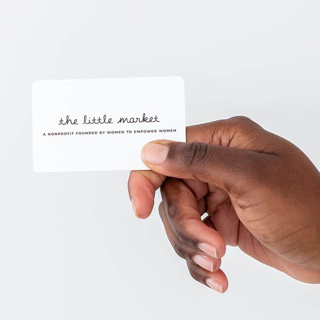 The Little Marketさんのインスタグラム写真 - (The Little MarketInstagram)「For 72 hours only, when you enter for the chance to win $50,000 for your dream home makeover, you’ll also be in the running to win a $500 gift card from The Little Market and a curated basket of goods — perfect to help with holiday gifting! Every donation helps support our nonprofit mission of empowering women in the most underserved communities around the world. Visit the link in our bio to enter now or visit omaze.com/thelittlemarket #omaze @omaze」11月18日 2時04分 - thelittlemarket