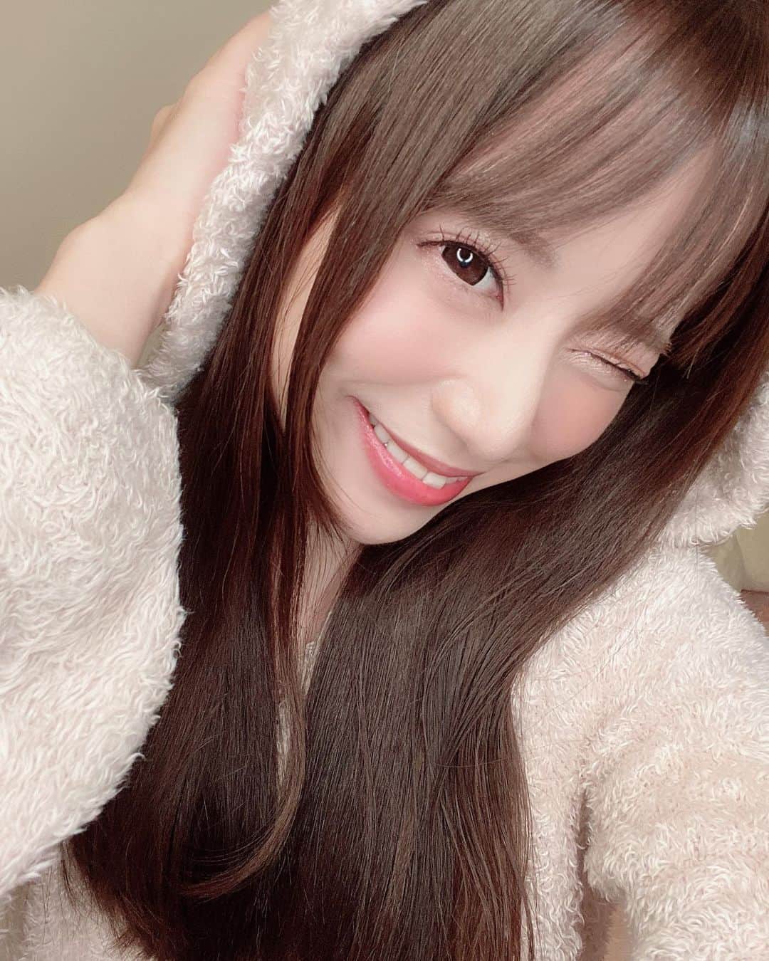 のインスタグラム：「. . おやすみっ❤️❤️ . . . #goodnight」