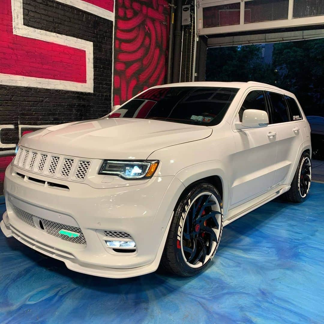 Kik:SoLeimanRTさんのインスタグラム写真 - (Kik:SoLeimanRTInstagram)「@autosport718 jeep srt supercharged & customized at NYC’s premier vehicle restyling shop #autosportsbx #carinstagram  Post 44」11月18日 2時24分 - carinstagram