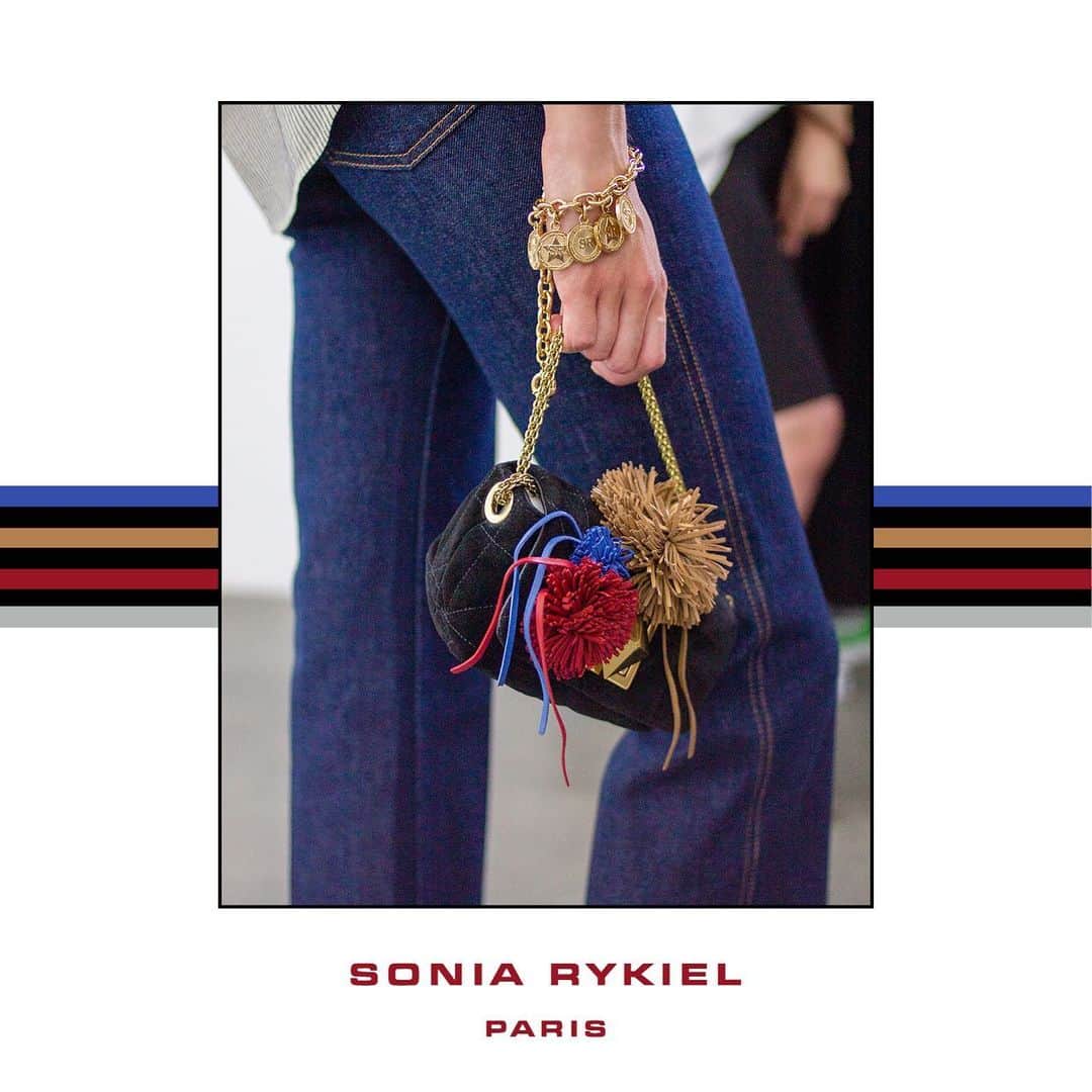 ソニアリキエルさんのインスタグラム写真 - (ソニアリキエルInstagram)「You can create fashion anywhere in the world, but where you are crowned is Paris. - Sonia Rykiel  Link in bio. #Followthestripes #Soniarykiel #itbag」11月18日 2時23分 - soniarykiel