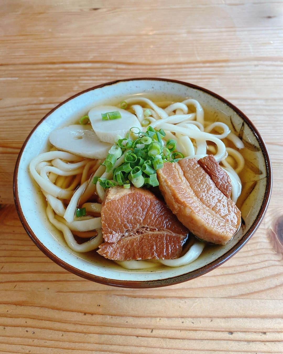 中別府葵さんのインスタグラム写真 - (中別府葵Instagram)「沖縄旅行楽しかった☺︎ 美味しいものいっぱい食べて 海を眺めて 幸せな時間！  #沖縄#沖縄旅行 #沖縄グルメ  #備瀬のフクギ並木 #きしもと食堂  #travel #japan#goodtime」11月18日 13時21分 - nakabeppuaoi