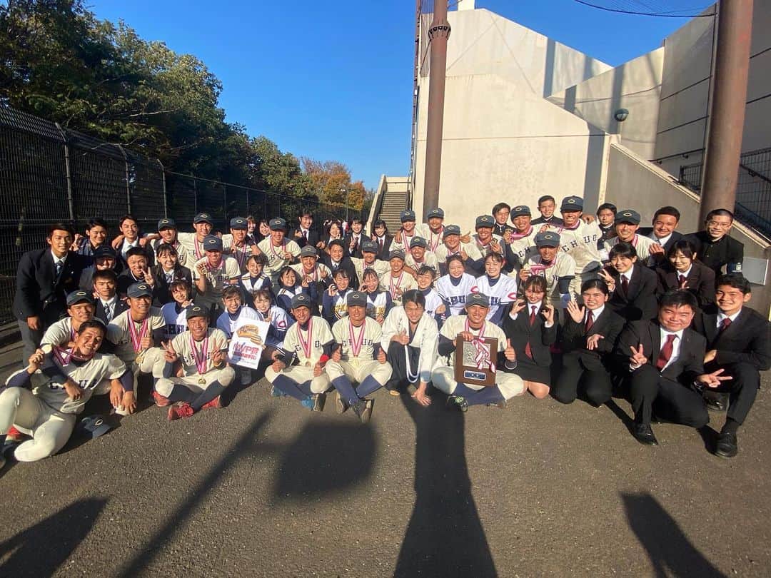 中央大学応援団チアリーディング部SPIRITSのインスタグラム：「【準硬式野球部応援📣】 関東地区大学・社会人準硬式野球王座決定戦優勝🏆🌟  応援団は11月14日、15日に応援に行かせていただきました⚾️ 優勝おめでとうございます🙌 応援させていただけたことに感謝致します！  なお4年生の先輩方は、準硬式野球部の応援が最後の応援活動となりました。 残りわずかとなりますが、インカレまでよろしくお願い致します！  #中央大学 #chuo #野球 #野球応援 #準硬式野球 ＃準硬 #中央大学応援団 #応援団 #チアリーディング #cheer #cheerleading」