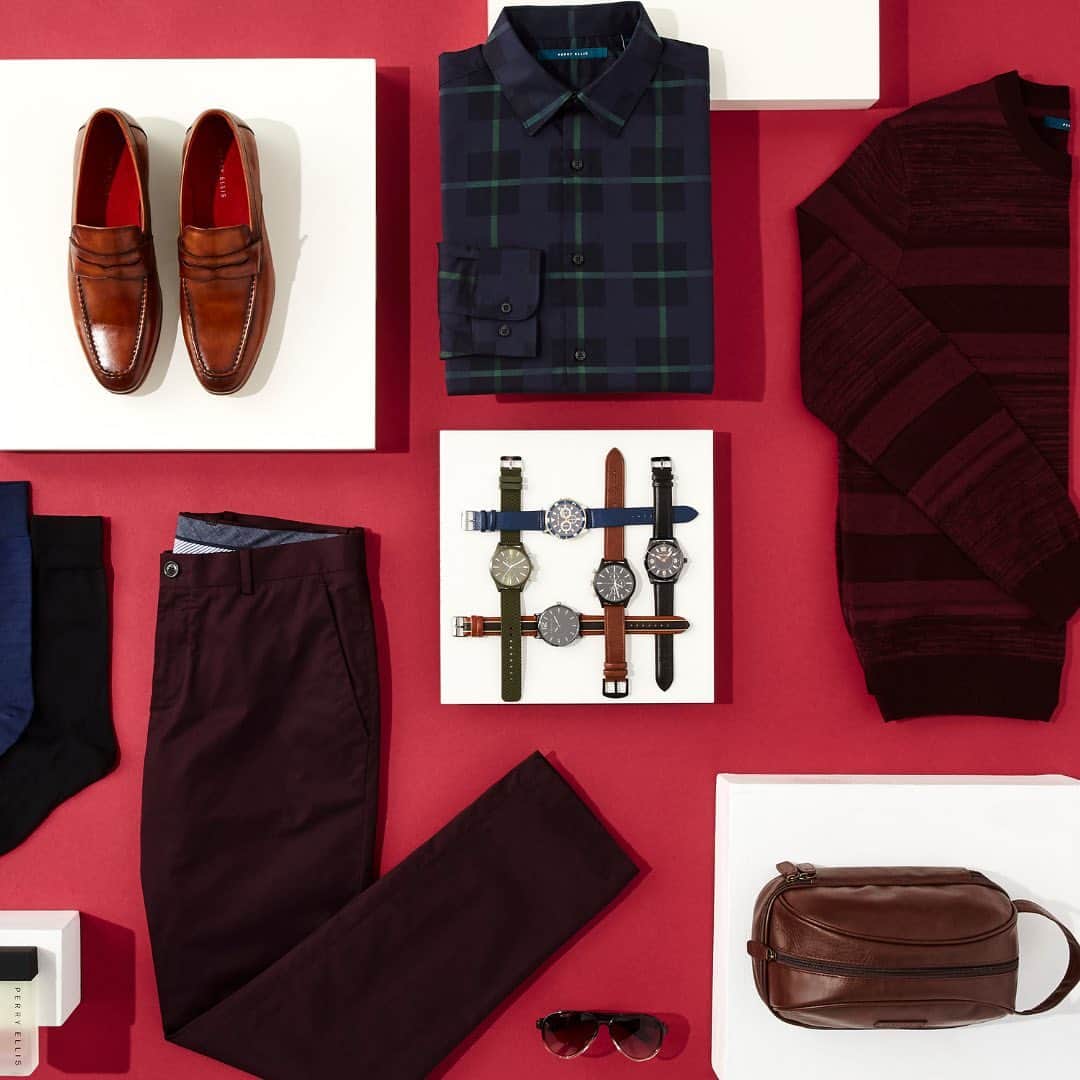 ペリーエリスのインスタグラム：「The ultimate guide to gifting, we have something for everyone (including you). Tap to shop our top picks this holidays season. #LifeReadySince1976」