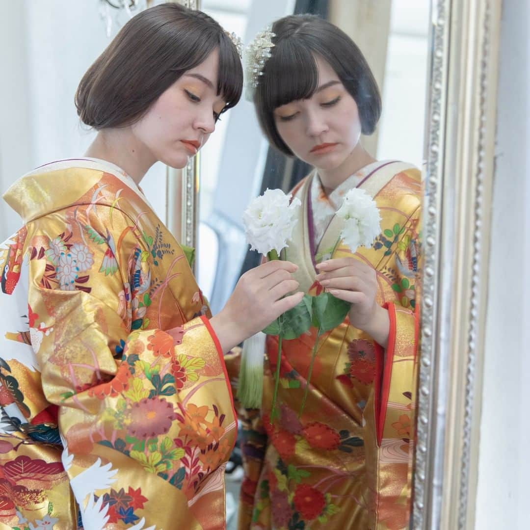 fino_wedding【フィーノ公式】さんのインスタグラム写真 - (fino_wedding【フィーノ公式】Instagram)「渋めのゴールド地に羽ばたく 白鶴が清楚感を表現。 . 日本の美しい季節の中を 悠々と舞う国鳥を 一番美しい花嫁様にたとえました。 . 日本の雅を 色打掛に表した 古典的な本手描き友禅です。 . . @fino_wedding . . ---------------------------  ♡公式ホームページ https://www.fino.wedding/ . ☎️：054-280-2525 静岡：@fino_shizuoka 富士：@fino_fuji 沼津：@fino_numazu 和装：@finohanayome  --------------------------- #fino #静岡 #静岡花嫁 #weddingdress #wedding  #ウェディングドレス #カラードレス #カクテルドレス #ドレス迷子中 #ドレス迷子の花嫁さんを救いたい #ドレス選び #ドレス試着 #試着レポ #試着ドレス #結婚式コーデ  #ウエディングレポート #少人数ウエディング #プレ花嫁2020 #プレ花嫁2021 #プレ花嫁準備 #プレ花嫁応援  #プレ花嫁静岡 #2020秋婚 #2020冬婚  #ウェディング #プロポーズ #お色直し  #婚約しました #婚約中」11月18日 12時19分 - fino_wedding