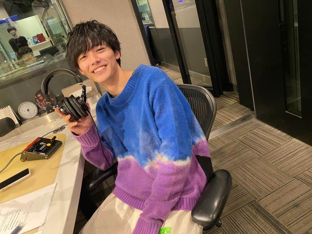 Kaitoさんのインスタグラム写真 - (KaitoInstagram)「J-WAVE 81.3FM 『SONAR MUSIC』ありがとうございました！  人生初ナビゲート生放送3時間でしたがとても楽しくあっという間でした🙃  ハマ・オカモトさん、奥田民生さん、崎山龍男さん、僕なんかのために素敵なコメントを本当にありがとうございました。 もっと頑張ります。  そして本日も21:00〜24:00ナビゲーターを務めさせていただきます。 是非！！！ #sonarmusic #jwave」11月18日 12時17分 - kaito_0413