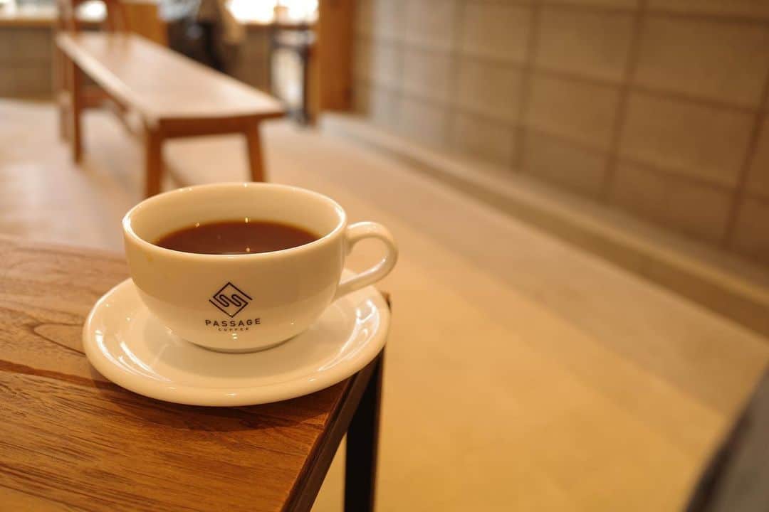 原綾子のインスタグラム：「・ 《趣味を持つって大切なこと》 ・ わたしの趣味の一つ、 スペシャルティコーヒーの探索や散策☕️ ここから学ぶものがある。 ・ ・  @passagecoffee  ・ #coffee #coffeelife﻿ #coffee_time #coffee_inst #coffeebreak #coffeeholic #coffeeculture #coffeelove ﻿ #baristagram #barista #specialitycoffee﻿ #specialtycoffee #東京コーヒー #東京 #東京カフェ﻿ #コーヒーのある暮らし﻿ #コーヒーのある生活 ﻿ #コーヒー #コーヒー好き﻿ #スペシャリティコーヒー #スペシャルティコーヒー #harastagram﻿」