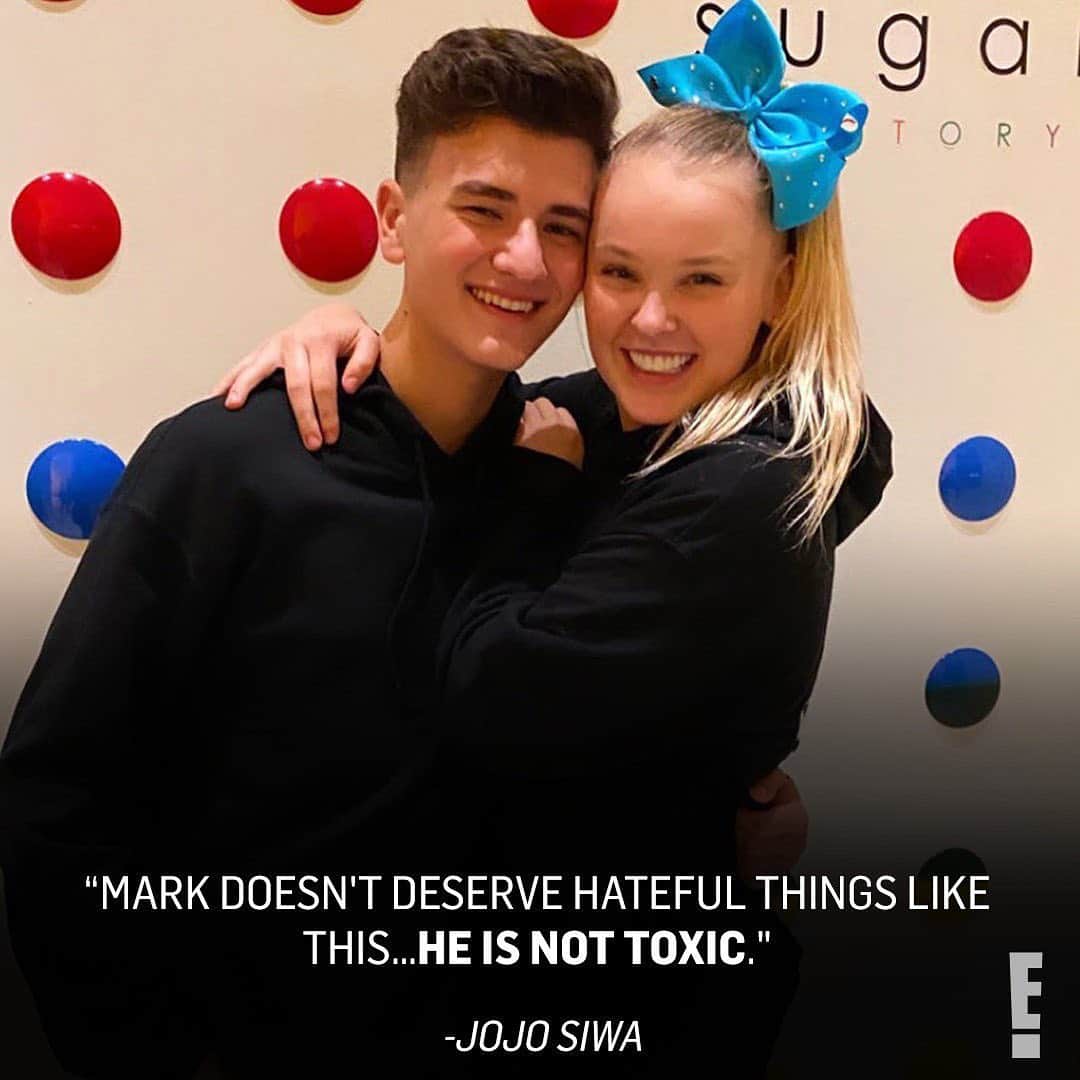 E! Onlineさんのインスタグラム写真 - (E! OnlineInstagram)「Who's *not* making the top of JoJo Siwa's pyramid? People spreading hateful comments about her ex. Link in bio for her full response following their breakup. (📷: Instagram)」11月18日 12時33分 - enews