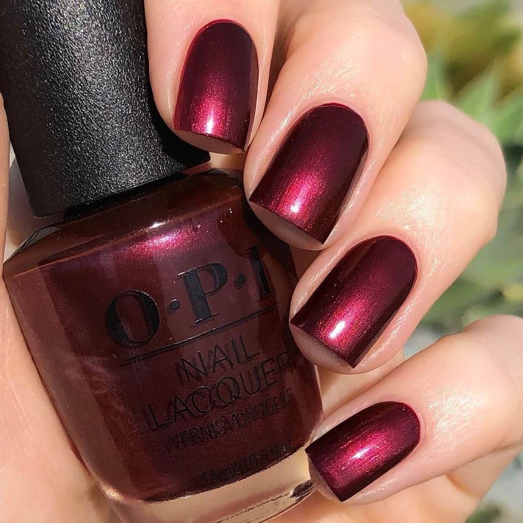 OPIさんのインスタグラム写真 - (OPIInstagram)「Dress up your outfits with this red-wine shimmer nail polish.💅 Shade: #DressedtotheWines  By: @emmaheartssnails  #OPIObsessed #ColorIsTheAnswer #NOTD #NailSwag #NailsOfInstagram #NailsOnFleek #NailPolish #Nails #OPI #darknails #rednails #opicons」11月18日 12時46分 - opi