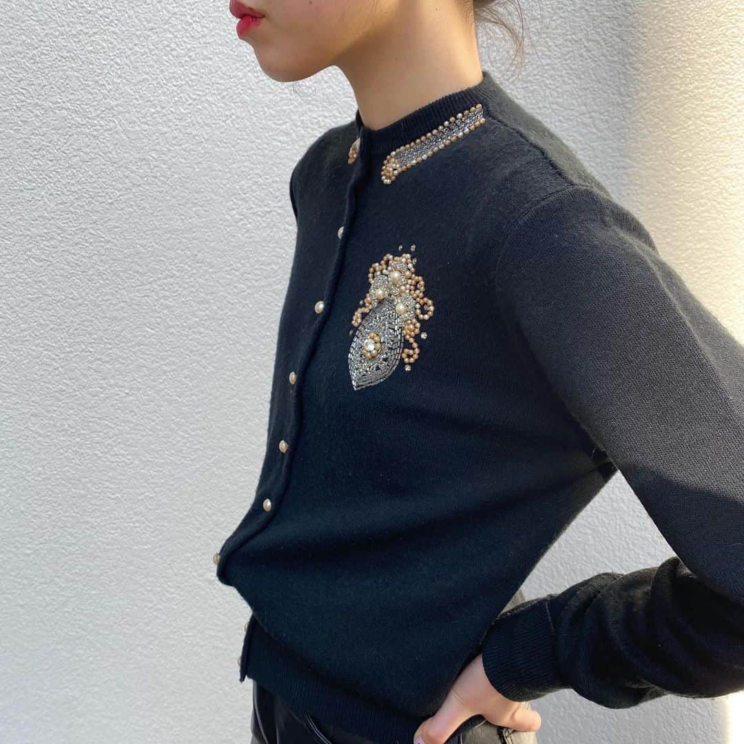 NUTTY Vintage&Collectibleのインスタグラム：「《素晴らしき時代マーケット》  ┈┈┈┈┈┈┈┈┈┈┈┈┈┈┈┈┈ NEW ARRIVAL ┈┈┈┈┈┈┈┈┈┈┈┈┈┈┈┈┈ ☑︎50's black beads cardigan  ⚠️会期終了まで通販は承っておりません⚠️  【会期】 11月18日(水)〜23日(月・祝) 阪急うめだ本店9階催場・祝祭広場 ※但し最終日は午後6時終了」