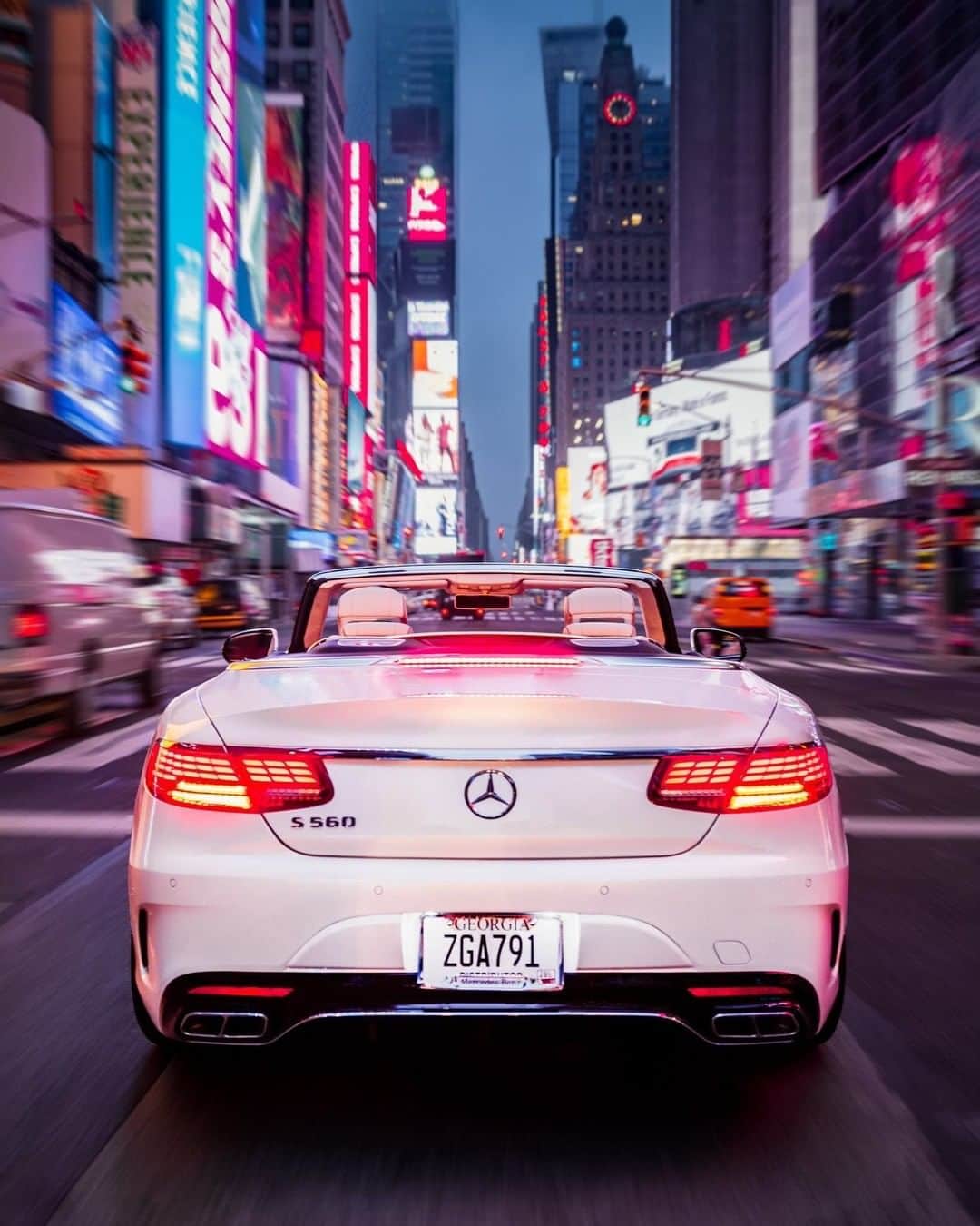 Mercedes-Benz Thailandさんのインスタグラム写真 - (Mercedes-Benz ThailandInstagram)「A 360-degree-experience as a standard to make the most out of your journey.​ ​  📷 The AutoFocus #Mbphotopass via Mercedes-Benz USA ​ ​ #MercedesBenz #MercedesBenzThailand」11月18日 13時01分 - mercedesbenzthailand