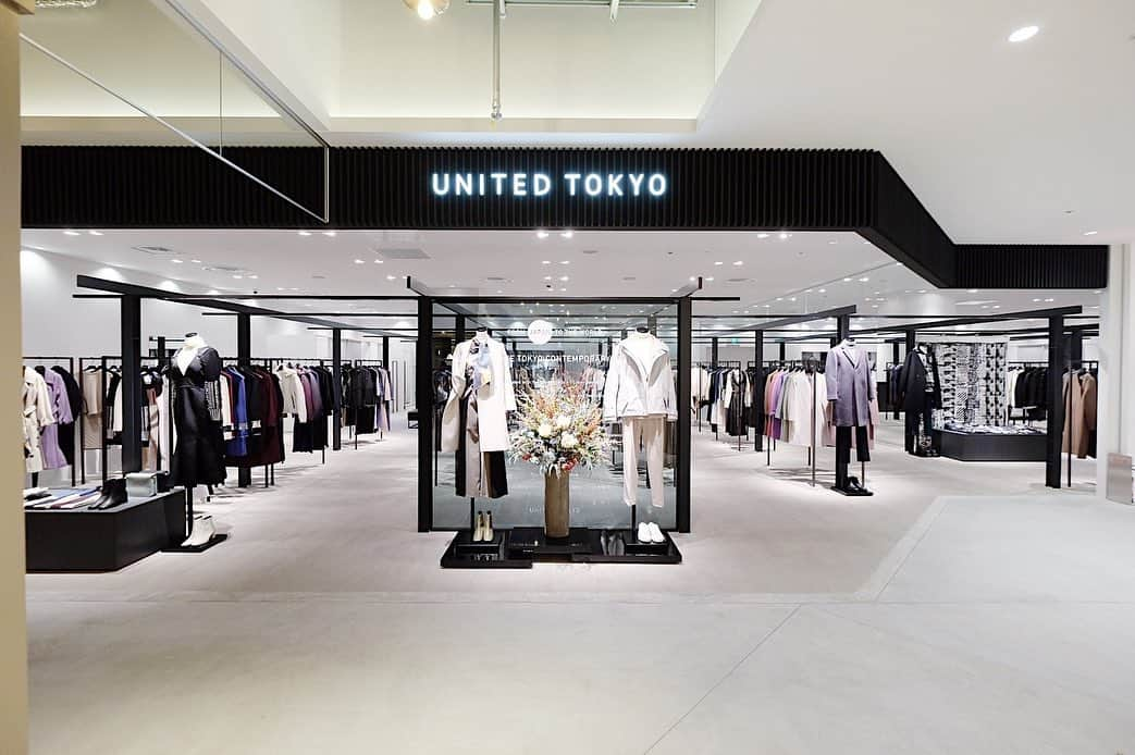 谷正人さんのインスタグラム写真 - (谷正人Instagram)「そして2店舗目はUNITED TOKYO心斎橋店がオープンいたします。 こちらは大坂は2店舗目、ミナミは初進出です。 90坪と面積も広く、さまざまなコンテンツをこれから仕掛けていきます。 今回はアーティスト神山隆二氏とのコラボレーション商品 を発売します。 ご本人がペイントしたアートを心斎橋店にて掲示します。  #unitedtokyo #心斎橋パルコ  #神山隆二」11月18日 13時04分 - masato_tani