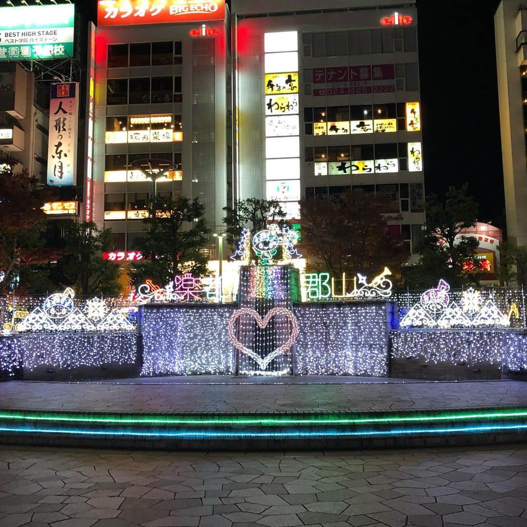 ほいけんたさんのインスタグラム写真 - (ほいけんたInstagram)「昨日、福島県の郡山でお仕事でした〜郡山駅前のイルミネーション綺麗でした♪  #ほいけんた #福島県 #郡山 #ものまねショー #イルミネーション #明石家さんま」11月18日 13時06分 - hoikenta