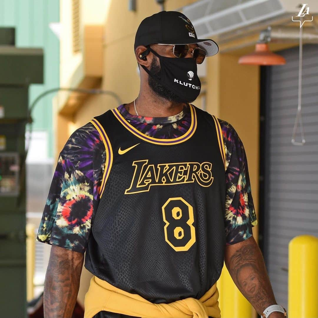 Los Angeles Lakersさんのインスタグラム写真 - (Los Angeles LakersInstagram)「Do your part. Wear your mask 😷」11月18日 4時15分 - lakers