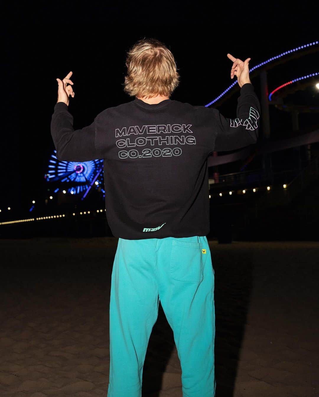 ローガン・ポールさんのインスタグラム写真 - (ローガン・ポールInstagram)「@MAVERICKCLOTHING NEW DROP THIS FRIDAY」11月18日 4時37分 - loganpaul