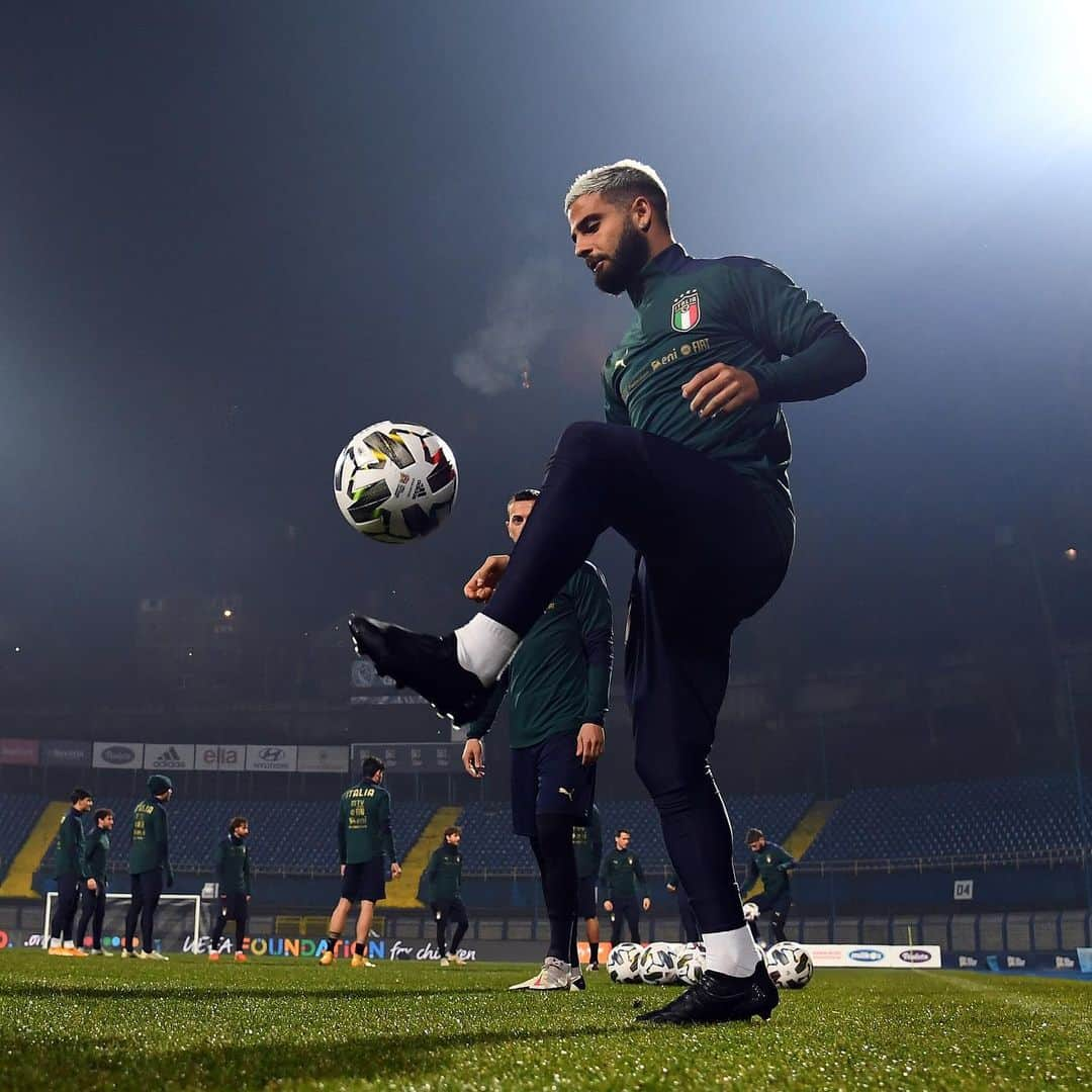 サッカーイタリア代表さんのインスタグラム写真 - (サッカーイタリア代表Instagram)「#Nazionale 🇮🇹  📸 La rifinitura degli #Azzurri allo stadio ‘Grbavica’ 🏟 di #Sarajevo 👟⚽️ . . #BosniaItalia #BOSITA #NationsLeague #UNL #VivoAzzurro」11月18日 4時39分 - azzurri