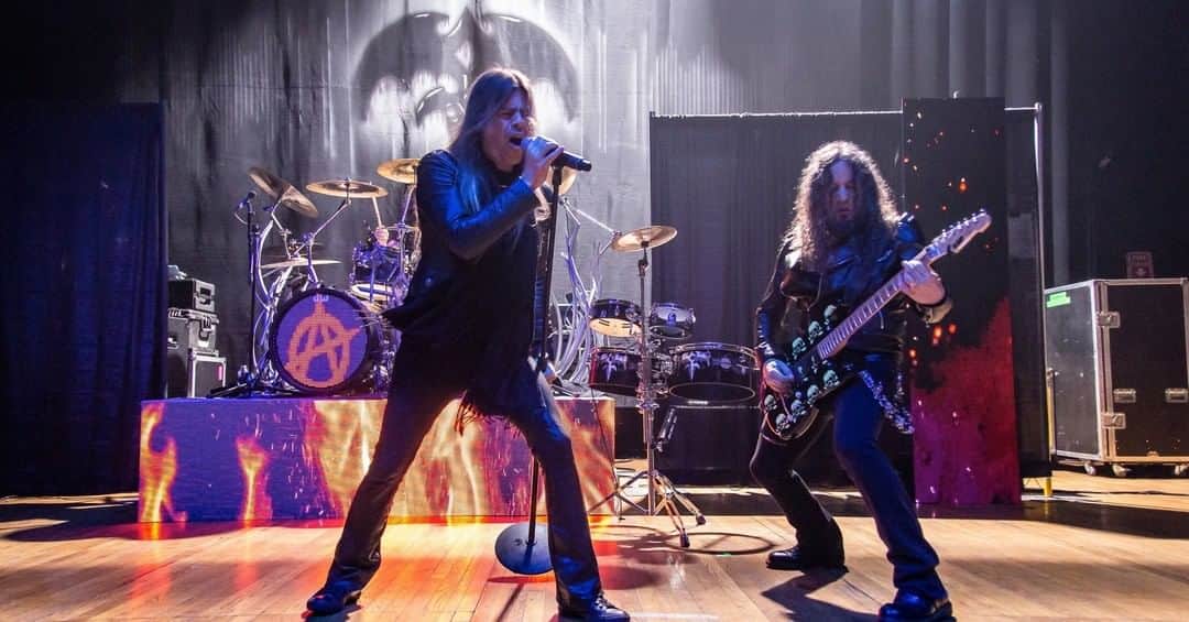 Queensrycheさんのインスタグラム写真 - (QueensrycheInstagram)「Todd and Michael at The Palladium in Worcester MA (photo credit Dan Wenc of Northeast Rock Review)  #queensryche #theverdicttour #toddlatorre #thevoice #leadvocalist #singersongwriter  #michaelwilton #whip #guitarplayer #songwriter #espguitars #friends #brothers #wemissperformingsomuch #rychersrule」11月18日 4時51分 - queensrycheofficial