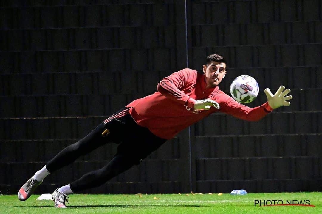 ティボ・クルトゥワのインスタグラム：「Big game tomorrow! Let’s go 💪🏼💪🏼! #comeonbelgium 🇧🇪」