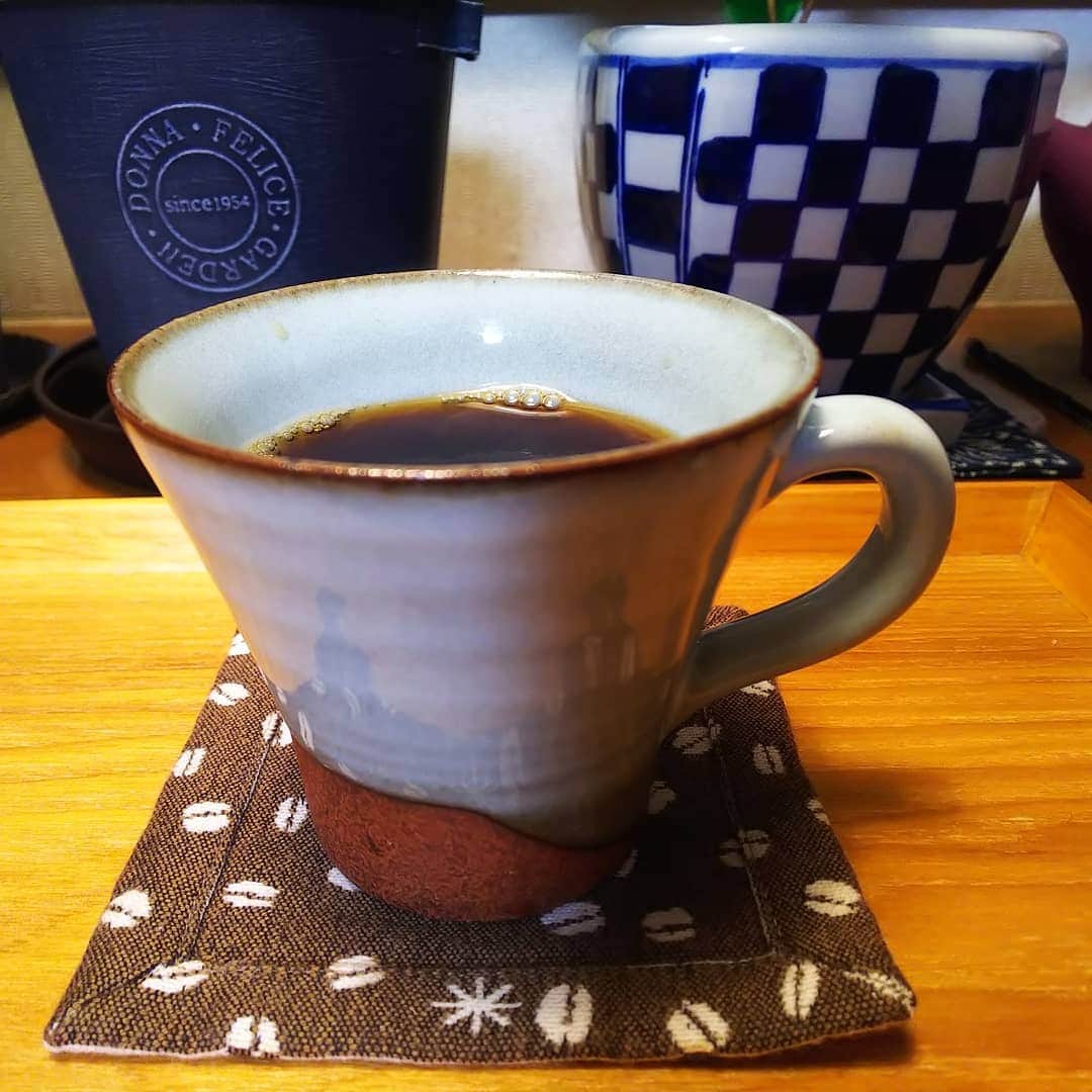 みながわゆみさんのインスタグラム写真 - (みながわゆみInstagram)「#おはようございます #今日も素敵な一日を #コーヒー #coffee #コーヒー好き #コーヒー好きな人と繋がりたい #写真好き #写真好きな人と繋がりたい」11月18日 5時23分 - nama.09.19