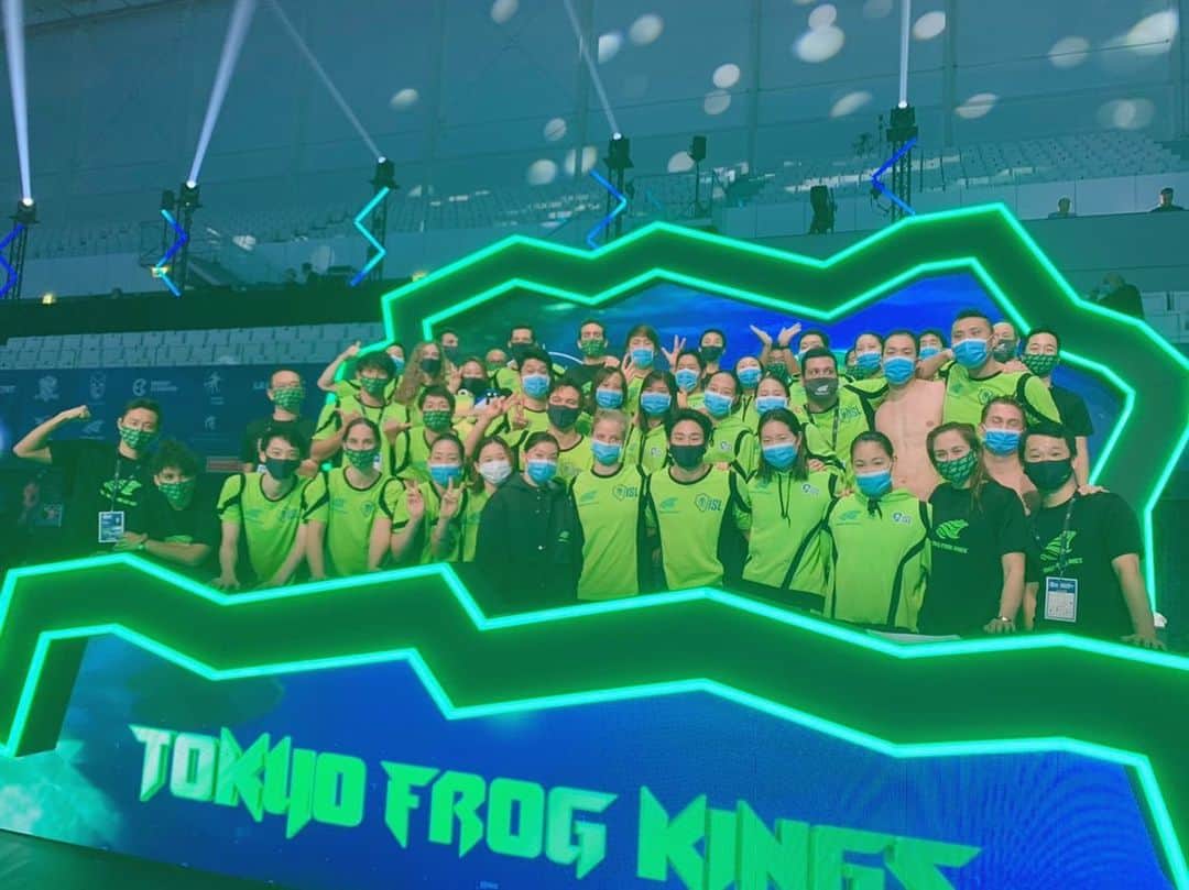 青木智美のインスタグラム：「. ☑︎#20201118 最高な1ヶ月でした！！！ このチームの一員として戦えたことを誇りに思います😊✨ . 徹底した感染対策のもと運営してくださった関係者の方々、 応援してくださったファンの皆様に感謝いたします。 本当にありがとうございました！ . 1.2.3 FROG KINGS 🐸👑 . #TokyoFrogKings #ISwimLeagues02 #Budapest2020  #ThankyouISL .」