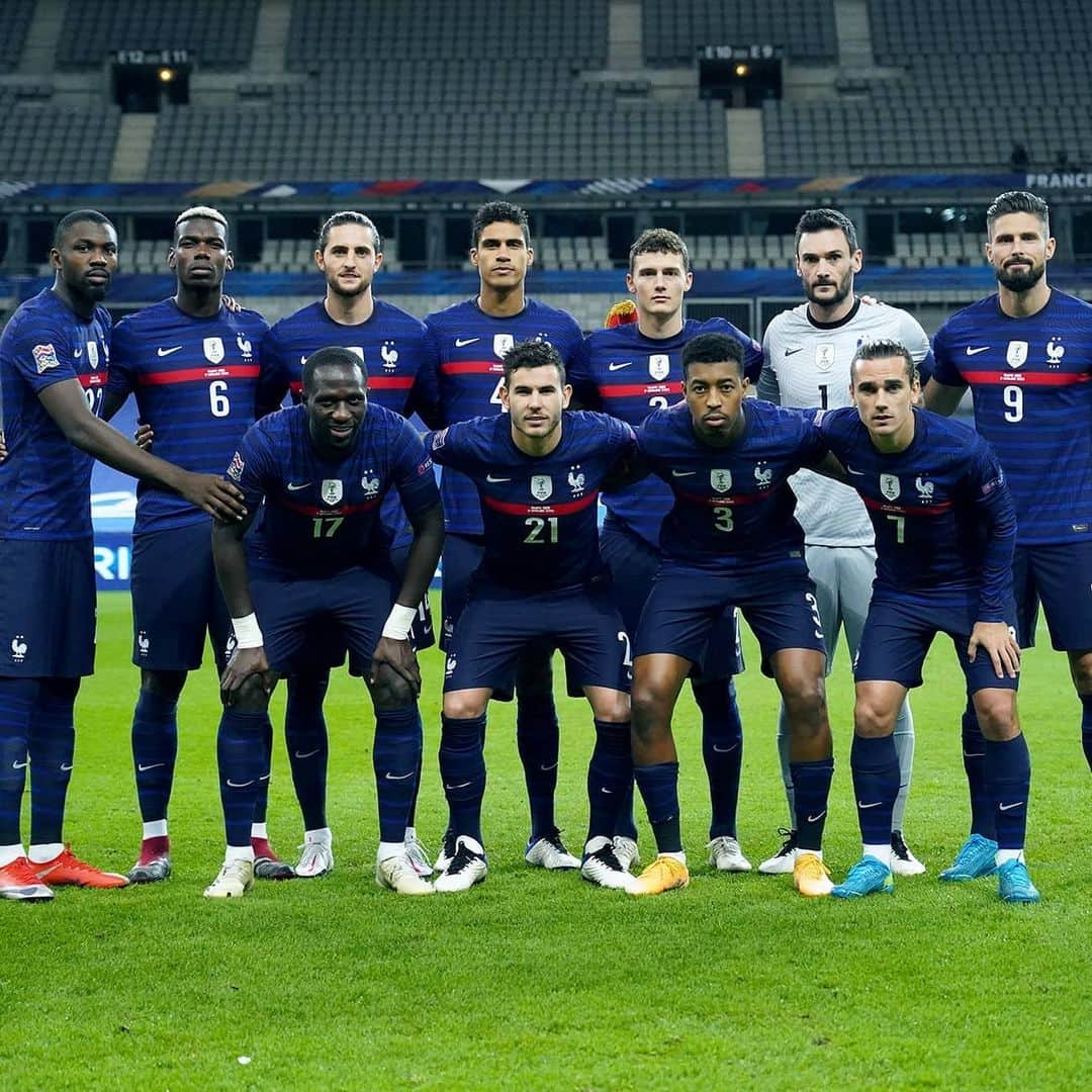 サッカー フランス代表チームさんのインスタグラム写真 - (サッカー フランス代表チームInstagram)「2-1 💪🇨🇵 Les Bleus sont devant à la pause grâce à un but d'Olivier Giroud et une reprise de @benpavard21 pour rappeler les bons souvenirs 😉 #FiersdetreBleus #FRASUE」11月18日 5時43分 - equipedefrance