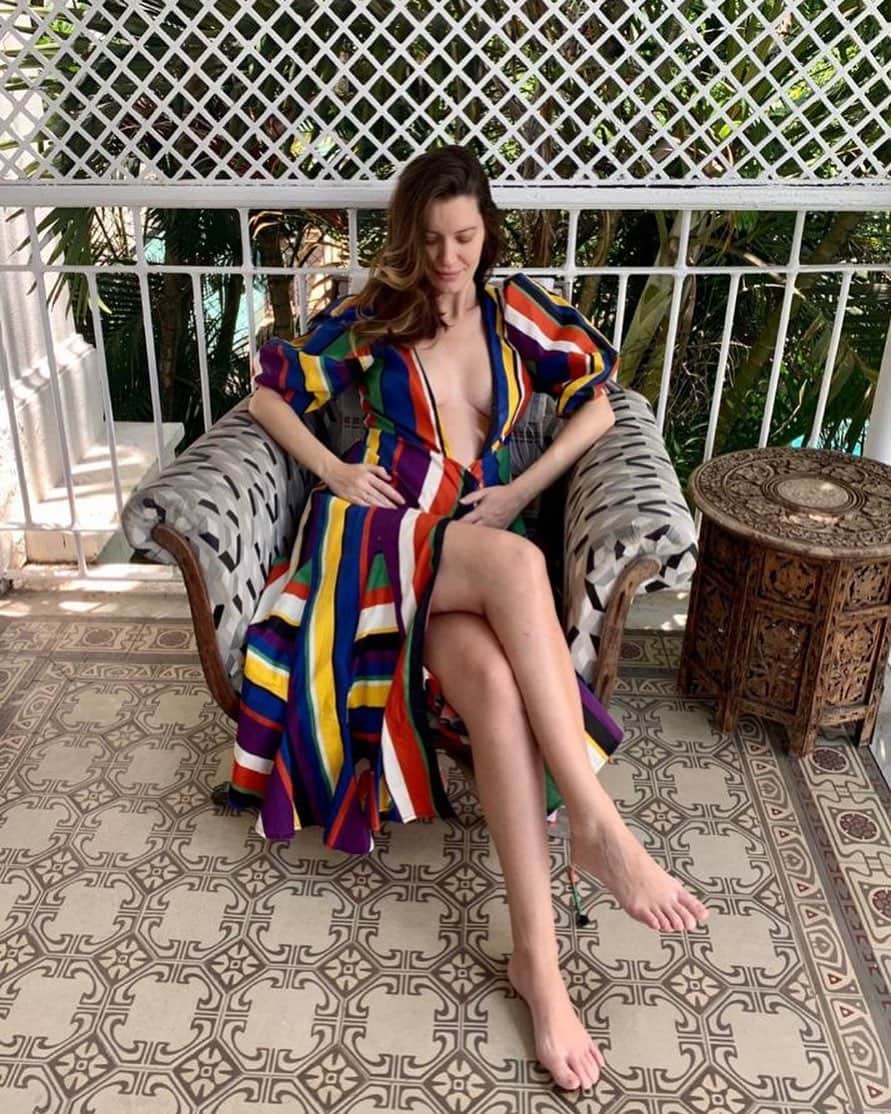 ナタリア・ディルのインスタグラム：「Nós! 💜💙❤️🧡💛」