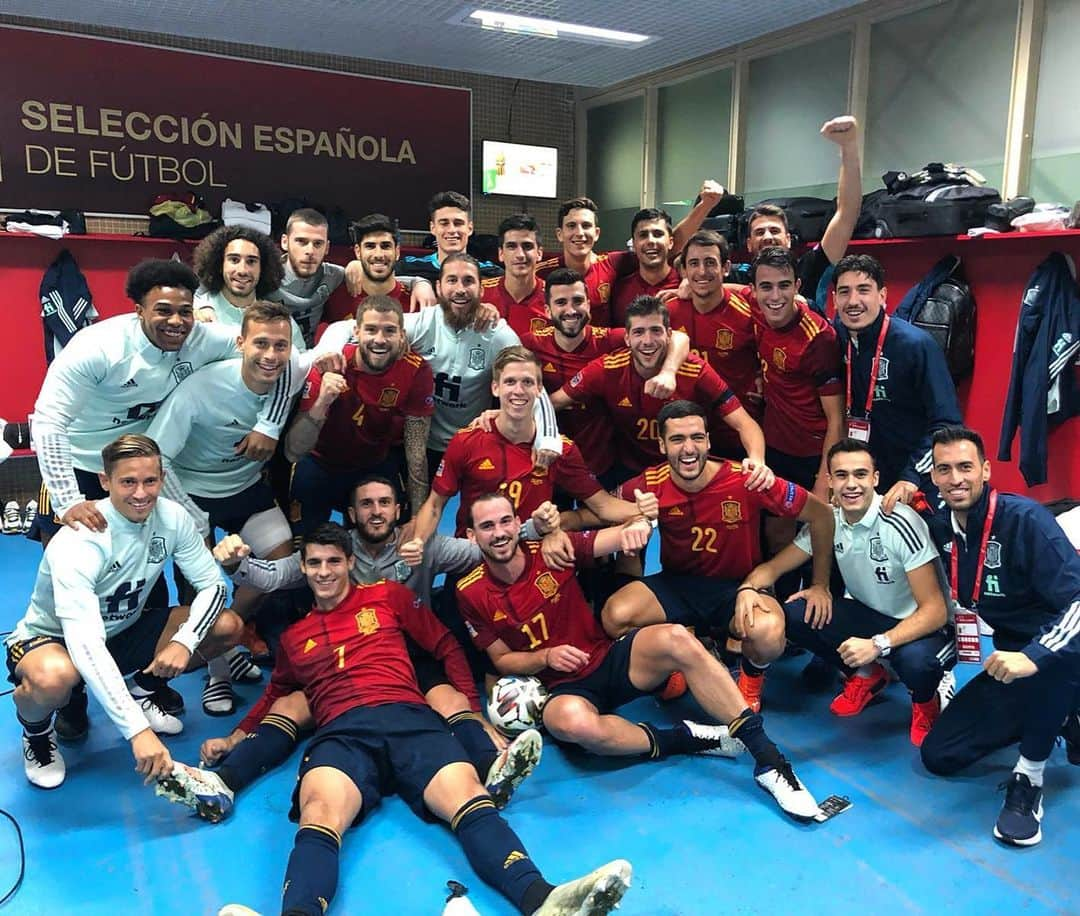 ホセ・ルイス・ガヤのインスタグラム：「Objetivo cumplido!!!! Espectacular equipooooo 🇪🇸🇪🇸 @sefutbol」