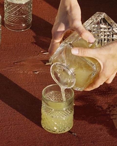 ヤング・ファビュラス&ブロークのインスタグラム：「Is it the weekend yet? 🥂#mood」