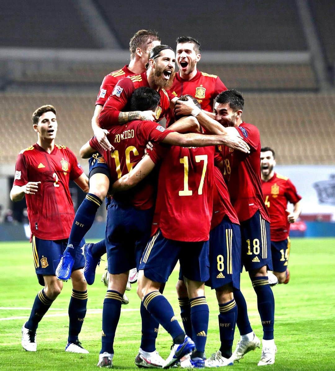 のインスタグラム：「Que partidazo!!!! CLASIFICADOS. Vamos España 💪🏻🇪🇸   #NationsLeague @SeFutbol」