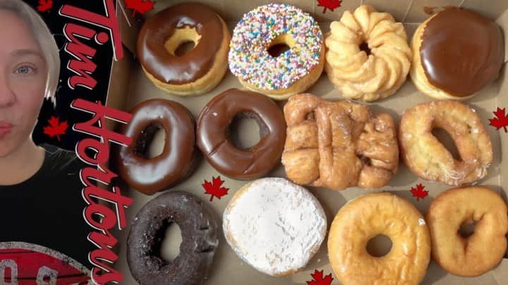 サイモンとマルティナのインスタグラム：「I hope you DONUT miss out on watching my newest video 🍩  A drive-thru visit to Canada’s most popular chain, Tim Hortons, featuring my BFF Jackie. Many donuts are eaten, many stories are told, and many songs are butchered in our Car-Karaoke party.」