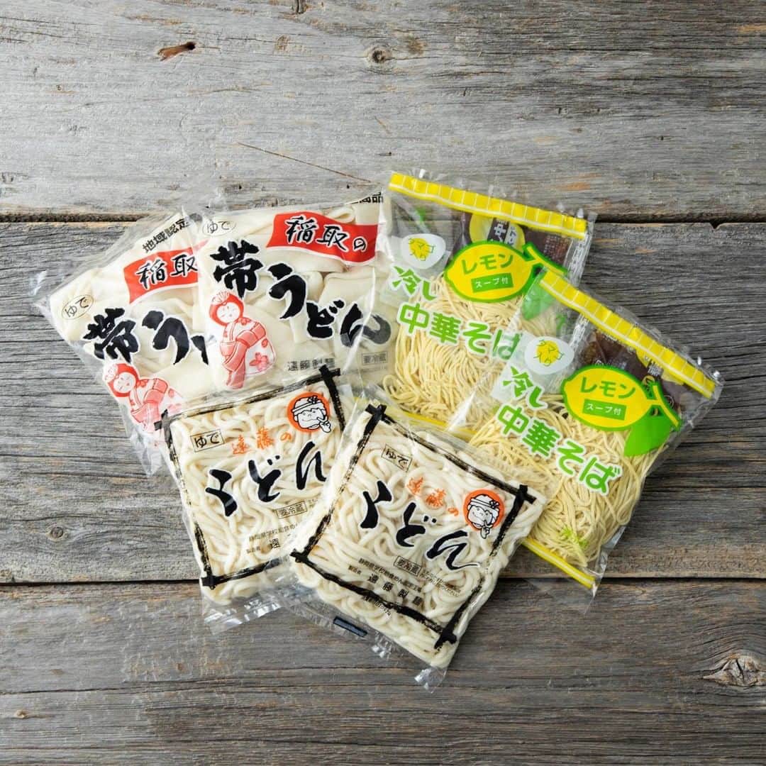Komerco-コメルコ-さんのインスタグラム写真 - (Komerco-コメルコ-Instagram)「. 全国各地からお取り寄せ #冬のごちそう麺 特集🍜  熱々のラーメンやお蕎麦、かけうどんなど、 手軽にからだを温めることが出来る麺。  時間のない日のお昼や、ご家族の夜食にも重宝しますよね😉  今回の特集では、 広島中華そばや、長崎ちゃんぽんなど 全国各地のあったか麺や、麺類にぴったりの器を集めました。  ぜひ最新の特集を覗いてみてくださいね✨  -------------------------------⁣⁣⁣⁣⁣  ▷特集は、KomercoアプリとWebサイトのホーム画面でご紹介しています。⁣⁣⁣⁣⁣ 季節やイベントに合わせてオススメしたい商品をKomercoスタッフがピックアップしています。⁣⁣⁣⁣⁣ https://komer.co/pickups/YJy3a564hVatisCIVl6o  ▷Web版はプロフィールリンクから📲⁣⁣⁣⁣⁣ @komerco_official⁣⁣⁣⁣⁣  ▷iOS版アプリのダウンロードはAppStoreにて「Komerco」または「コメルコ」と検索🔎⁣⁣⁣⁣⁣ -------------------------------⁣⁣⁣⁣⁣  #komerco #コメルコ #cookpad #クックパッド #komercoごはん #料理をもっと楽しく #いつものいただきますを楽しく #おうちごはんを楽しもう #おうちごはん #おうちごはんlover #instafood #foodpic #cookinglove #手しごと #komerco特集⁣⁣⁣⁣⁣ #komerco特集 #komercoフード #komercoクラフト #お取り寄せ #お取り寄せグルメ⁣⁣⁣⁣⁣ #麺 #あったか麺 #冬の麺 #ラーメン #そば #うどん #ちゃんぽん #にゅうめん #パスタ」11月18日 7時30分 - komerco_official