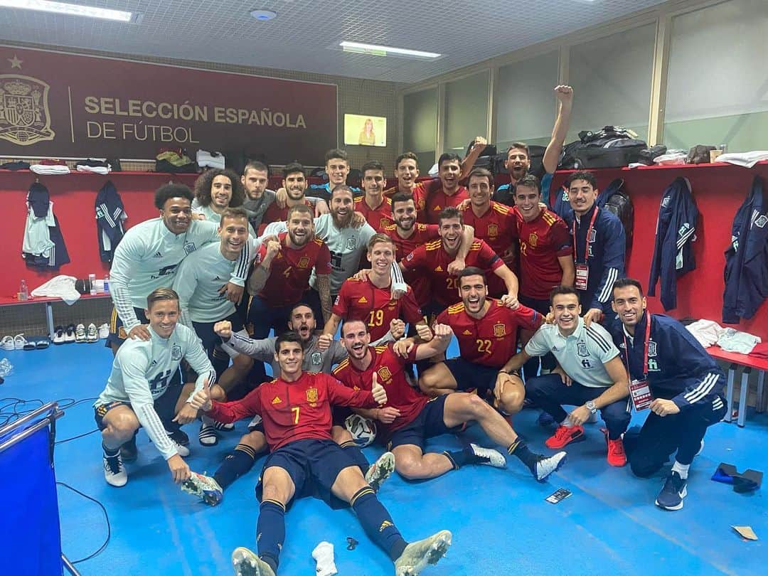 アルバロ・モラタのインスタグラム：「Vamos!!!! @sefutbol ⚽️❤️🇪🇸」
