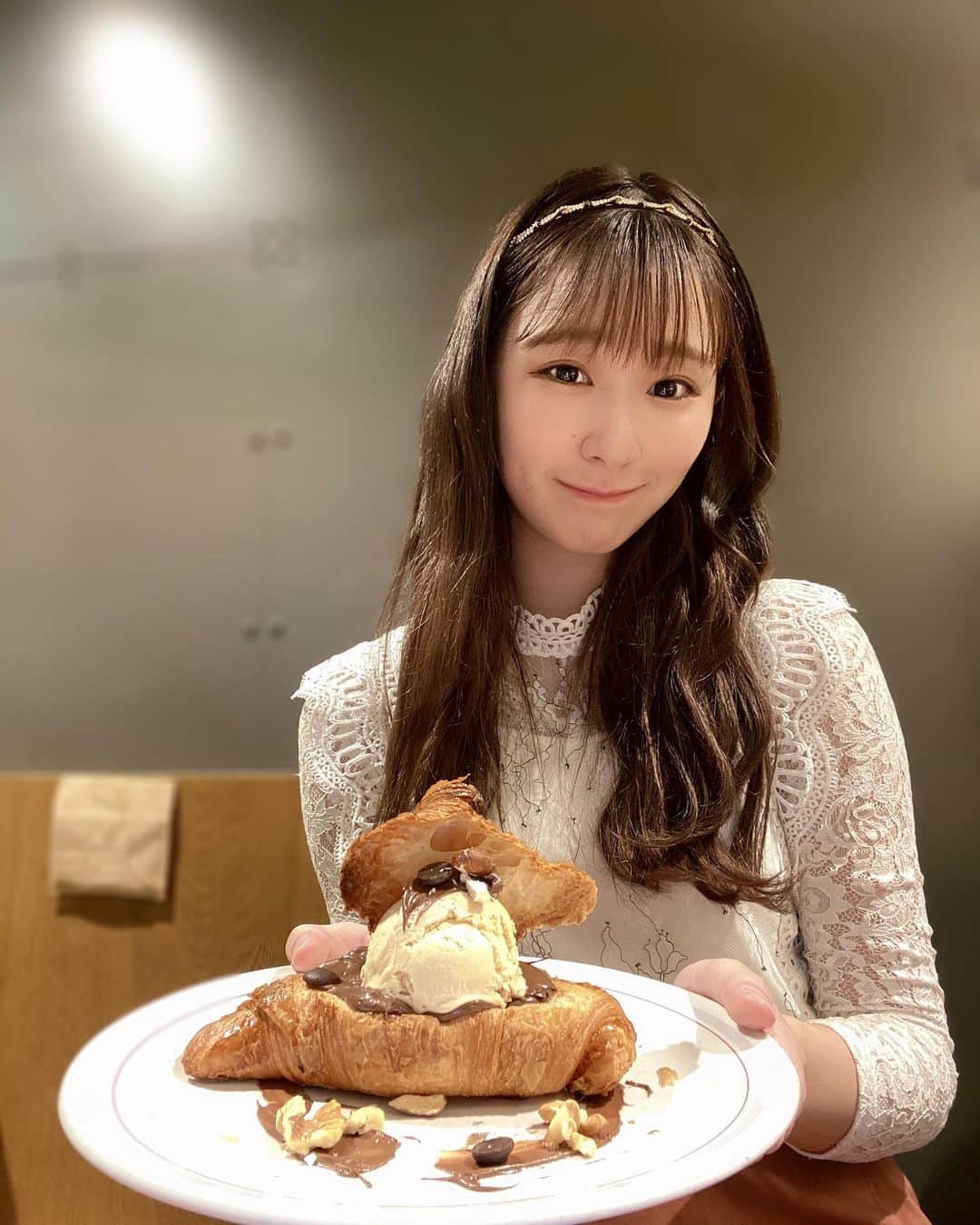 Dorothy Little Happyのインスタグラム：「✿ ふぅか ✿ ⋱⋰ ⋱⋰ ⋱⋰ ⋱⋰ ⋱⋰ ⋱⋰ ⋱⋰ 🥐🤍 ・ おおきなサックサク クロワッサン♡ ・ #dorothylittlehappy   #仙台cafe #cafe巡り  ⋱⋰ ⋱⋰ ⋱⋰ ⋱⋰ ⋱⋰ ⋱⋰ ⋱⋰」