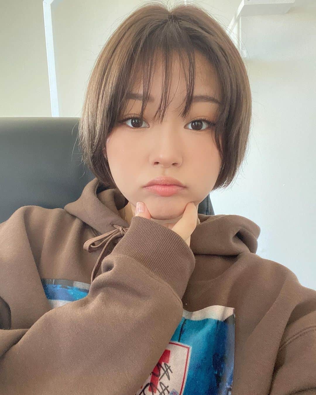 友田紗季のインスタグラム：「私はいま何県にいるでしょう？？ #ミスコン #ミス立教 #ショートカット女子  #てか髪伸びたよね」