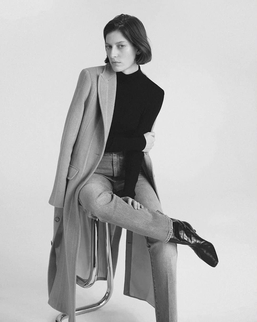 レベッカテイラーのインスタグラム：「Introducing a new Rebecca Essential: the Pinstripe Tailored Coat.」