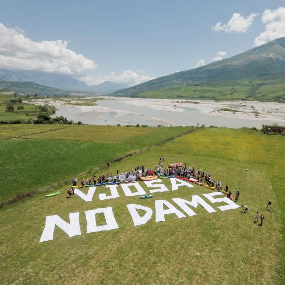 レオナルド・ディカプリオさんのインスタグラム写真 - (レオナルド・ディカプリオInstagram)「While we wait for the Federal Prime Minister and his government in Bosnia and Herzegovina to take legal steps to protect the country's Blue Heart rivers from further destruction by small hydro, there is very promising news coming from Albania. Vjosa, one of Europe’s last big wild rivers might be saved from hydropower development.   On September 25th, Albania’s Prime Minister Edi Rama announced that the Kalivaç dam project was rejected and that the area will become a national park. The Vjosa Wild River National Park would become Europe’s largest river conservation site covering several hundred kilometers of rivers and streams and protecting hundreds or even thousands of species like the globally endangered European eel and the recently discovered Vjosa stonefly.  This would be a huge achievement for Albania and the rest of Europe, and the park could become a role model for the Biodiversity Strategy within the framework of the Green Deal. Looking forward to more good news about concrete actions for permanent and full river protection in Bosnia and Herzegovina, Albania, and the rest of the Balkan's Blue Heart region.  Photo: Oblak Aljaz」11月18日 8時13分 - leonardodicaprio