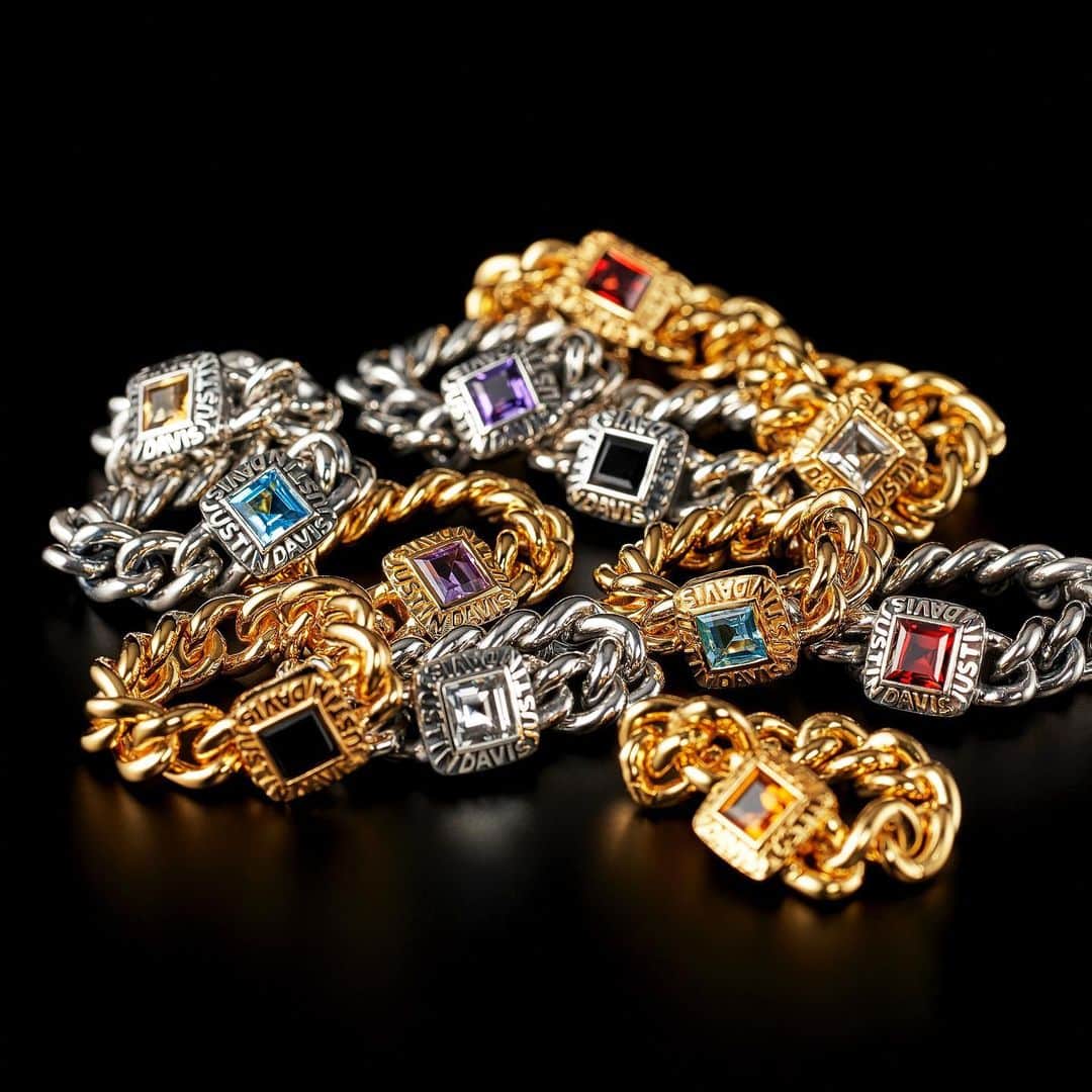 ジャスティンデイビスのインスタグラム：「2020 AW COLLECTION   “ROXY” Ring ⠀ ストーンとチェーンスタイルのロキシーリング、 6種の天然石の中から自分らしいカラーをチョイスして! また大切な人とのペアにもおすすめ ⠀ #justindavis  #ジャスティンデイビス」