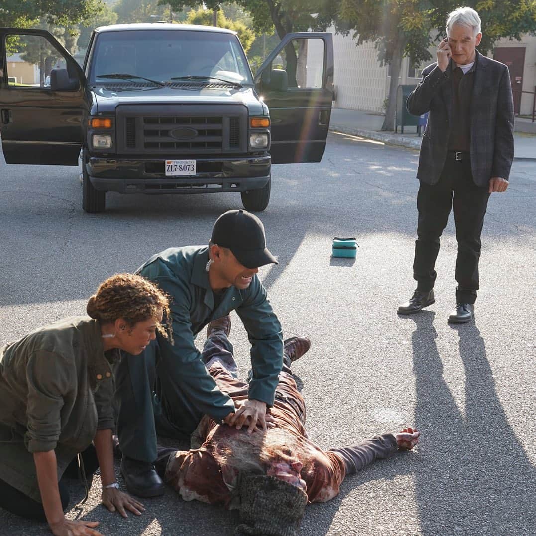 ウィルマー・バルデラマのインスタグラム：「Tonight!! 8pm #NCIS IS BACK!」