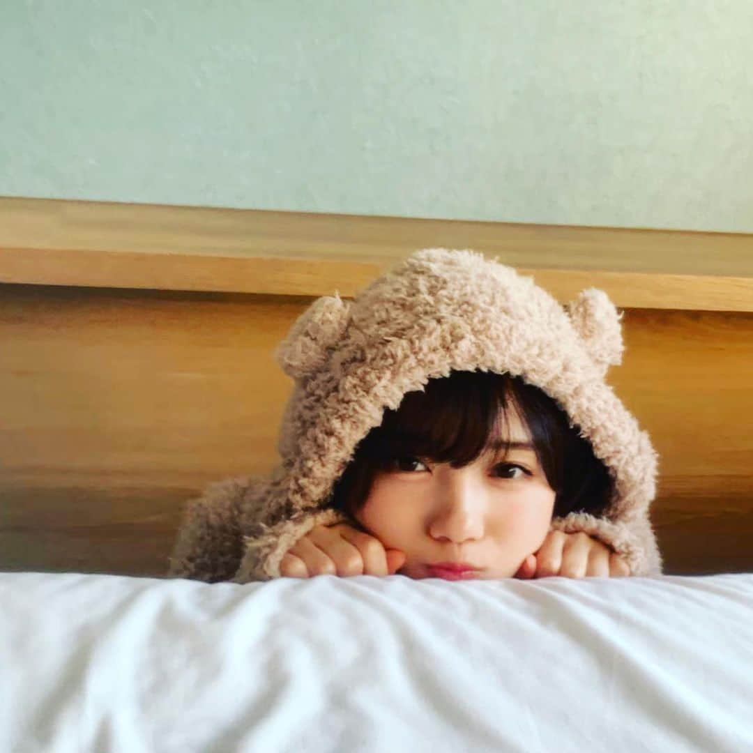 齊藤京子さんのインスタグラム写真 - (齊藤京子Instagram)「【オフショット】 きょんこくま🧸の撮影時にひょっこり⤴️し始めたのですが、なんどもひょこひょこしていると急にツボったきょんこです☺️ 🧸→🧸→🤣の順でお楽しみください❣️ #齊藤京子1st写真集  #齊藤京子　#日向坂46  #きょんこしか勝たん #ゲラ発動 #Kyonstagram 👸💕  📢この時のオフ動画を公式Twitterでアップしました🏃‍♀️ぜひご覧ください😉」11月18日 9時21分 - kyoko1st