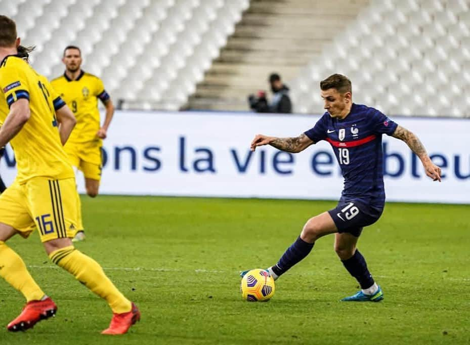 リュカ・ディニュさんのインスタグラム写真 - (リュカ・ディニュInstagram)「Job done 🤪✅🇫🇷 #victory #nationalteam #assist #edf」11月18日 9時34分 - lucasdigne