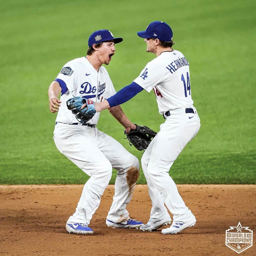 Los Angeles Dodgersさんのインスタグラム写真 - (Los Angeles DodgersInstagram)「Just thinking about Game 6 of the World Series.」11月18日 10時08分 - dodgers
