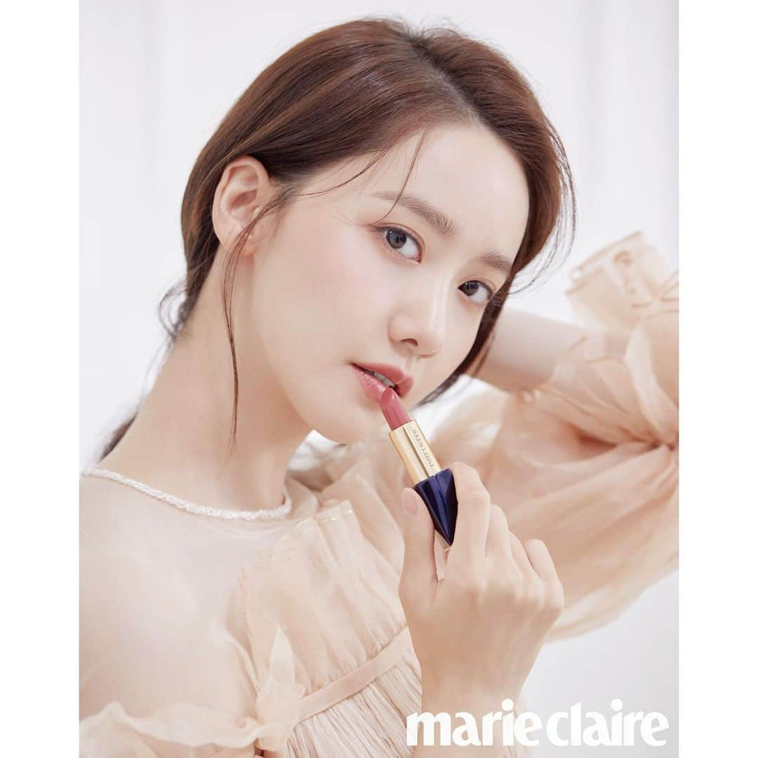 ユナさんのインスタグラム写真 - (ユナInstagram)「_ 마리끌레르 12월호 공개💄  #임윤아 #LIMYOONA #limyoona__official #융스타그램 @esteelauderkr #에스티로더 #마리끌레르」11月18日 10時13分 - limyoona__official