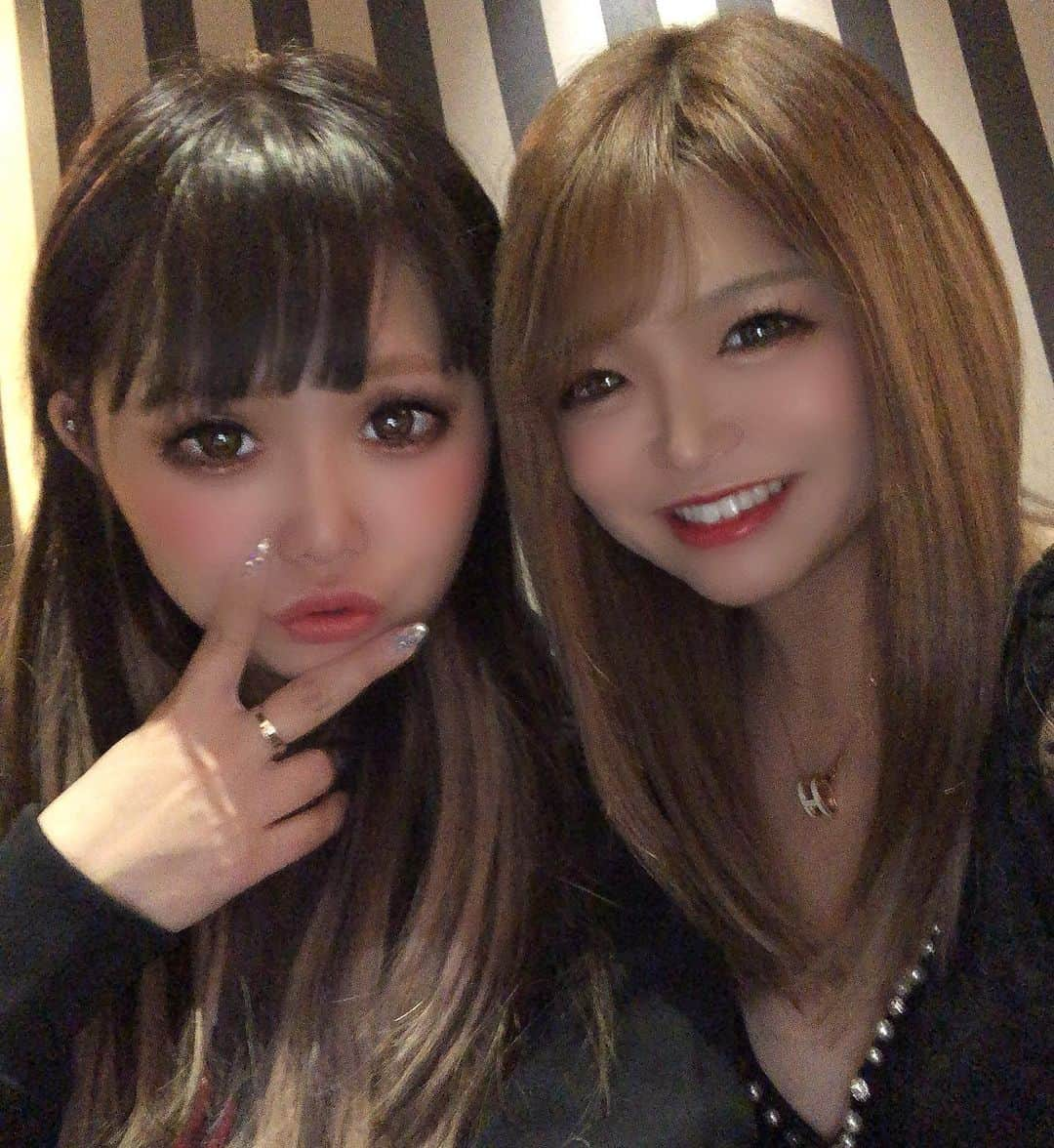 ちゃんのあさんのインスタグラム写真 - (ちゃんのあInstagram)「いつもありがとう🙈💕 おばあちゃんになっても ずーっと一緒！  #六本木 #すすきの #錦 #大阪 #中洲 #福岡 #新宿 #ミナミ #仙台 #キャバクラ #シングルマザー #星崎希愛 #シティーグループ #プレミア #キャバ嬢 #シャンパン #お酒 #ナイツネット  #ポケパラ #ドレス」11月18日 10時15分 - noa.723_noble